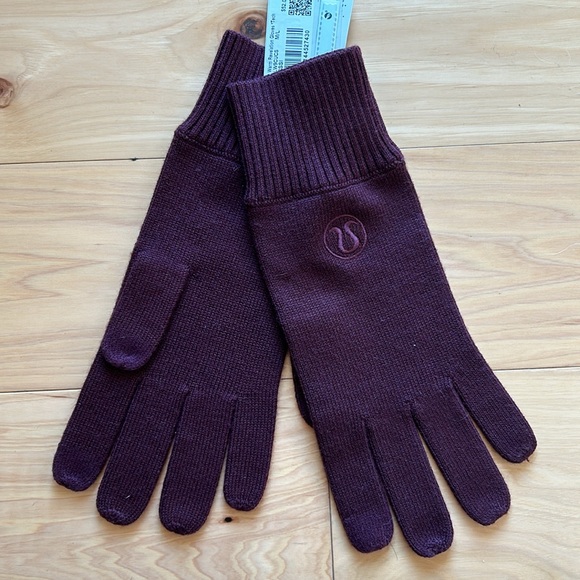 NWT Lululemon Maroon Knit Gloves | Size M/L - Picture 2 of 5